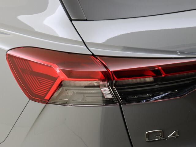 Audi Q4 e-tron 45 quattro S Edition 82 kWh | Panoramadak | 21 inch LM velgen | Achteruitrijcamera | S-line interieur en exterieur