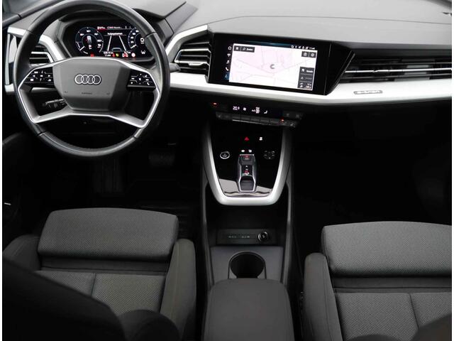 Audi Q4 e-tron 35 Launch edition Advanced Plus 55 kWh / Trekhaak / Panoramadak / Camera / Navigatie / 19'' / Matrix LED / Stoelverwarming / Warmtepomp / DAB / ACC