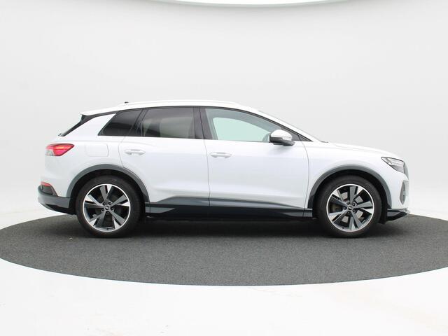 Audi Q4 e-tron 40 Launch edition Advanced 77 kWh 204 Pk Automaat | Adaptive Cruise | Climate Control | Stoelverwarming | Navigatie | Camera | Carplay | 137.503 Km!!