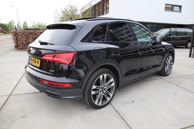 Audi Q5 50 TFSI e quattro S-Line Pano, Luchtvering, trekhaak, BOMVOL! Lente aanbieding!