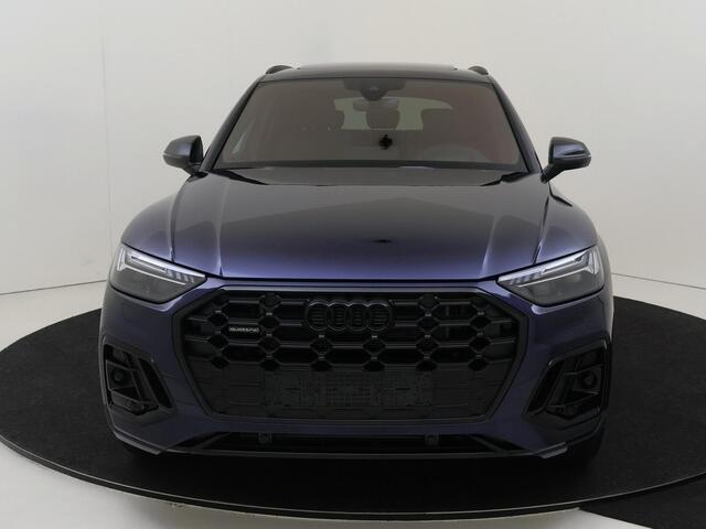 Audi Q5 55 TFSI e S edition Competition | Panoramadak | Trekhaak | Lederen bekleding 'Valcona' | Head-up display | Bang & Olufsen | LED matrix verlichting | Stoelverwarming voor en achter |