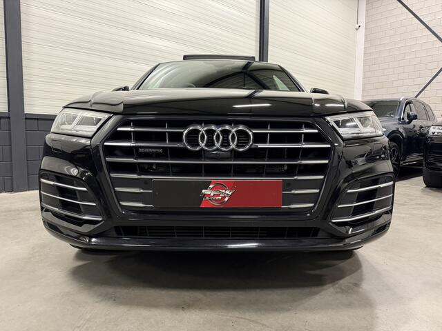Audi Q5 55 TFSI e quattro Competition 367PK S-Line PANO/LUCHTVERING/TREKHAAK/360CAMERA/MASSAGE/KEYLESS/MATRIX/VIRTUAL/CARPLAY/SFEER/19"/PRIVACY/3X S-LINE/MYTHOSSCHWARZ METALLIC/VOLLEDIG AUDI DEALER HISTORIE