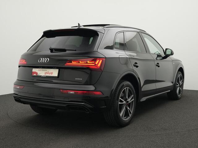 Audi Q5 50 TFSI e 299 pk S-tronic quattro S edition | Panoramadak | Leder/alcantara | Matrix LED | Achteruitrijcamera | Stoelverwarming