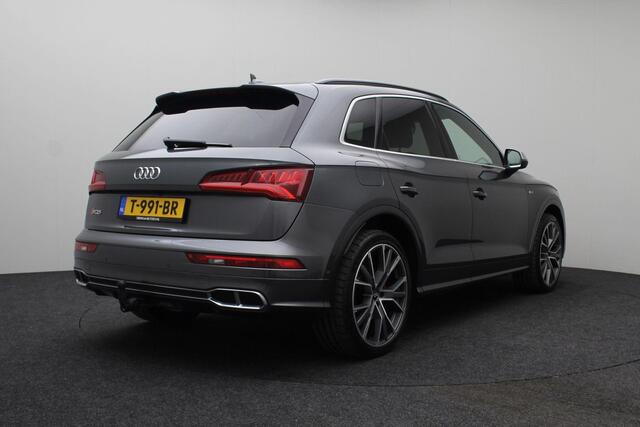 Audi Q5 3.0 TFSI SQ5 quattro 2018 Panoramadak | 360 Camera | Bang & Olufsen | Trekhaak | Luchtvering | Carplay | Cruise control | Climate control | Navigatie | Bluetooth | Digitaal dashboard | Stoelverwarming | B&O | Elek. verstelbare stoelen | Lederen bekleding