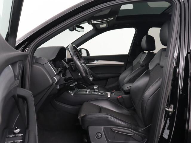 Audi Q5 2.0 TFSI quattro S Line | Panoramadak | Stoelverwarming | Adaptive cruise | Trekhaak | Virtual Cockpit | Carplay | Keyless | 20'' | Half leder | Navigatie | Full LED | Parkeerhulp