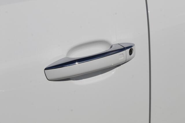 Audi Q5 2.0 TFSI Quattro Adrenalin Sport Adaptive cruise control/Parkeersensoren rondom/Dodehoek detectie/Stoelverwarming/Climate control/Bluetooth/Keyless/19'' Lichtmetalen velgen.