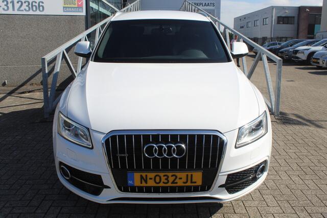 Audi Q5 2.0 TFSI Quattro Adrenalin Sport Adaptive cruise control/Parkeersensoren rondom/Dodehoek detectie/Stoelverwarming/Climate control/Bluetooth/Keyless/19'' Lichtmetalen velgen.