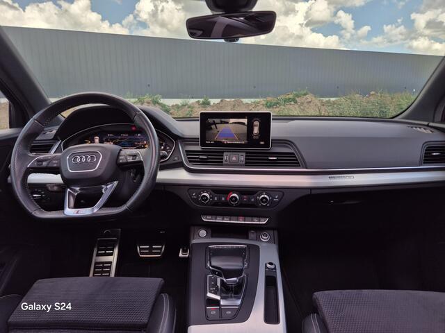 Audi Q5 2.0 TFSI quattro Sport S Line Black Edition Panoramadak / Virtual cockpit / 22 inch velgen / Luchtvering.