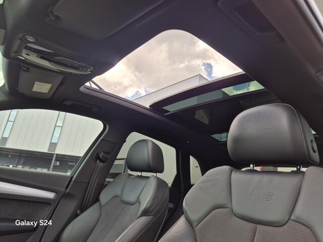 Audi Q5 2.0 TFSI quattro Sport S Line Black Edition Panoramadak / Virtual cockpit / 22 inch velgen / Luchtvering.