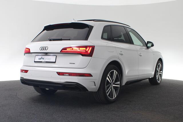 Audi Q5 55 TFSI e 367 pk S-tronic quattro S edition | Panoramadak | Trekhaak | Matrix LED koplampen | B&O sound | Luchtvering | Achteruitrijcamera | Standkachel | 21 inch