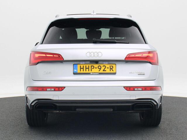 Audi Q5 50 TFSi e 299 Pk Automaat S-Line | Nw Model | Full LED | Panoramadak | Zwart Optiek | Camera | 20 Inch | Stoelverwarming | Adaptive Cruise | 46.409 Km!!
