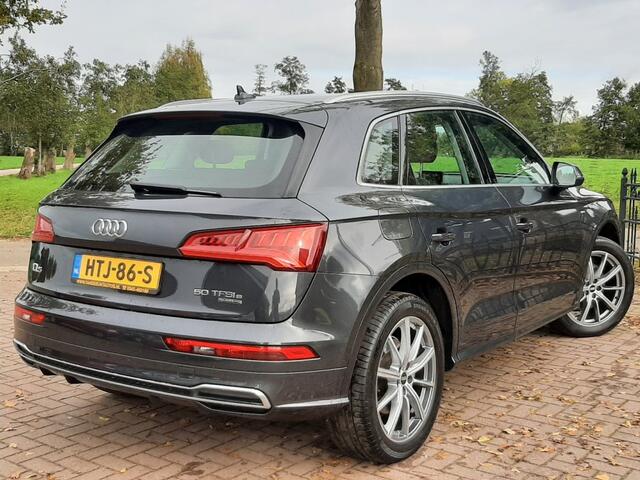 Audi Q5 50 TFSi-e PHEV Plug-In Quattro S-Line Airco Navigatie Bluetooth Cruise-control