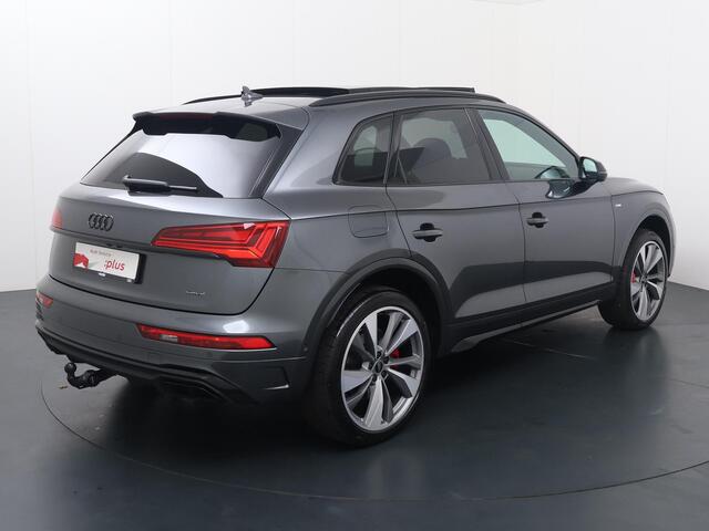 Audi Q5 55 TFSI e S edition Competition | 367 PK | SoH 93% | Trekhaak | Panoramadak | 21" LM velgen | Matrix LED | S line |
