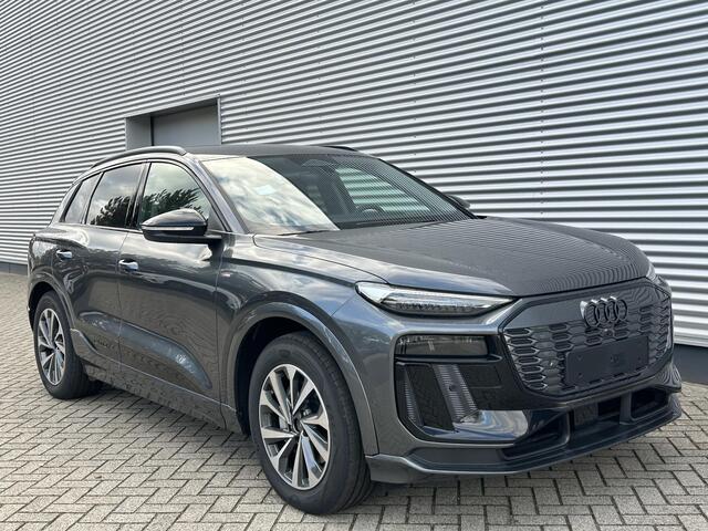 Audi Q6 e-tron Advanced edition (B1) e-tron perf 100Kwh 225 kW / | Stuurwielverwarming | Trekhaak | Elektrische Stoelen | Adaptieve Cruise Control | Matrix Verlichting |