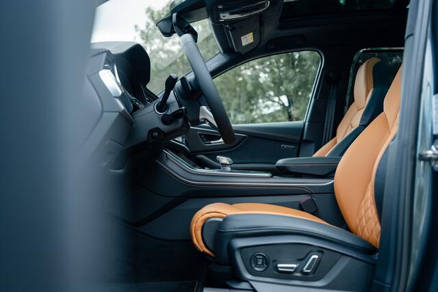 Audi Q7 60 TFSIe Audi Exclusive ABT Power S | B&O Advanced 3D | Panorama dak | Carbon spiegels | vierwielsturing | uitgebreid leder pakket | Alcantara hemel | Matrix Laser LED | Akoestisch glas | Massage | Comfortsleutel Assistentiepakket Plus |