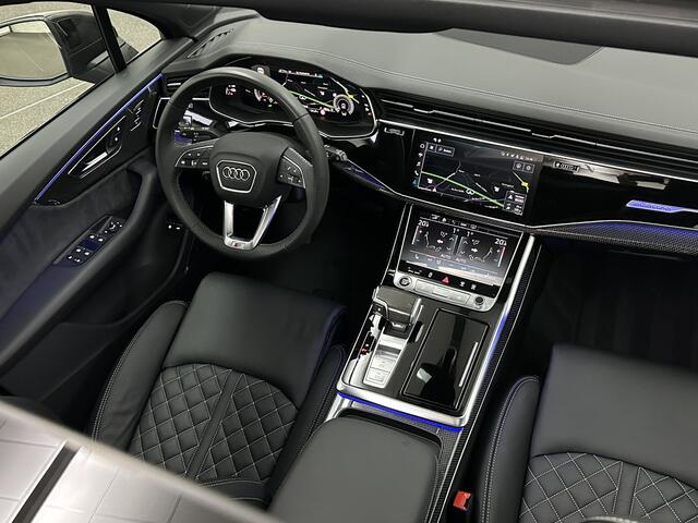 Audi Q7 60 462pk S Competition | Carbon Pack | 360 Camera | RS-Leder | ACC | Panorama | Laser-LED | Trekhaak | B&O Sound | 10-2023 | Nw.Pr; 133000,= | Keyless-Entry | Luchtvering | 22'' | Memory | Stoelverwarming V+A | Stuurverwarming | Stand Kachel | Zonwering |