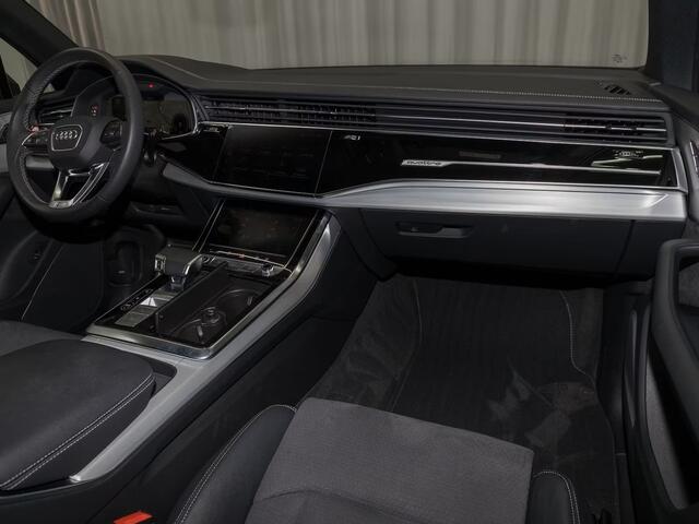 Audi Q7 50 TDI quattro S Line 286 PK Grijs Kenteken ACC Trekhaak Luchtvering Memory LED 20 Inch Black Pack