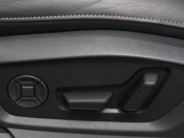 Audi Q7 50 TDI quattro S Line 286 PK Grijs Kenteken ACC Trekhaak Luchtvering Memory LED 20 Inch Black Pack