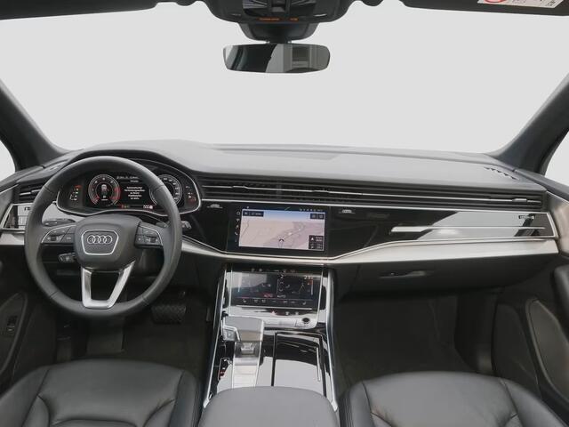 Audi Q7 50 TDI quattro S Line 286 PK Grijs Kenteken ACC Trekhaak Luchtvering 21 Inch Panoramadak Head-Up Memory LED Black Pack