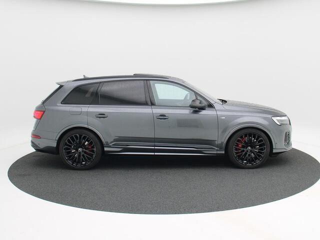 Audi Q7 60 TFSi e 490 Pk Automaat quattro S-Line | Panoramadak | Valcona Leder | Stoelverwarming | B&O Audio | 4wiel Besturing | Trekhaak | 22 Inch | 11.625 Km!!