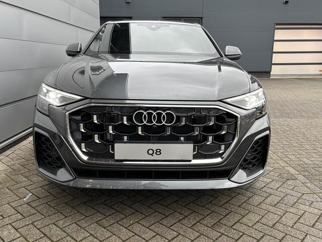Audi Q8 Pro Line S (C2 PI) 55 TFSI e 290 kW / 394 pk CUV Audi Q8 Pro Line S 55 TFSI e 290 kW / 394 pk 8 versn. Tiptronic quattro | Softclose | Panoramadak | 23" LMV | Rode Remzadels | Comfort sleutel | B&O 3D Premium Soundsystem | Sportstoelen Plus | Valcona lede