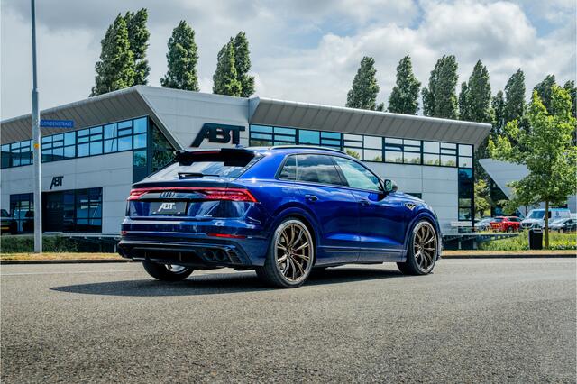 Audi Q8 55 TFSIe Pro Line S ABT | ABT Power S 465pk | ABT Aero | ABT GR23 Matt Racing Gold | Carbon exterieur pakket | Uitgebreid leder pakket | Panorama dak Rode stiksels | B&O premium | panorama dak | Matrix LED | massage | S-Sportstoelen