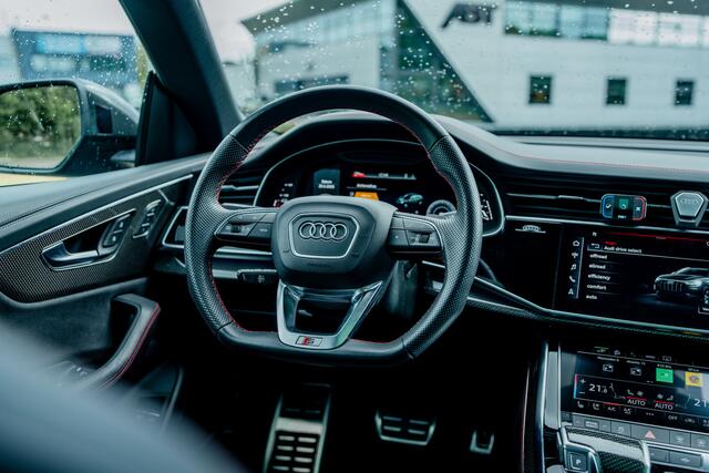 Audi Q8 55 TFSIe Pro Line S ABT | ABT Power S 465pk | ABT Aero | ABT GR23 Matt Racing Gold | Carbon exterieur pakket | Uitgebreid leder pakket | Panorama dak Rode stiksels | B&O premium | panorama dak | Matrix LED | massage | S-Sportstoelen
