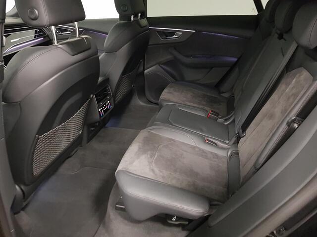 Audi Q8 4.0 TFSI RS Q8 Quattro 600pk! | Panoramadak | Navigatie | Electrische achterklep | Led