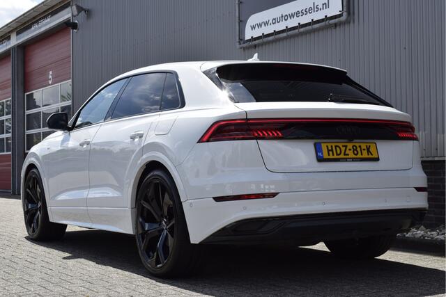 Audi Q8 55 TFSI e quattro S-line Virtual cockpit, Cruise, Stoelverwarming, Camera, Trekhaak, Luchtvering