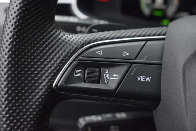 Audi Q8 55 TFSI e quattro S-line Virtual cockpit, Cruise, Stoelverwarming, Camera, Trekhaak, Luchtvering