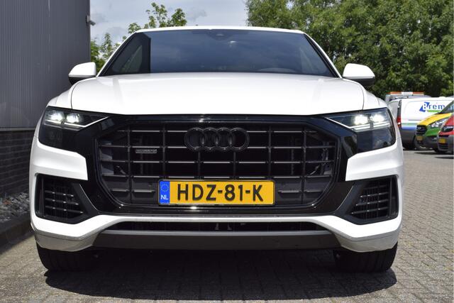 Audi Q8 55 TFSI e quattro S-line Virtual cockpit, Cruise, Stoelverwarming, Camera, Trekhaak, Luchtvering