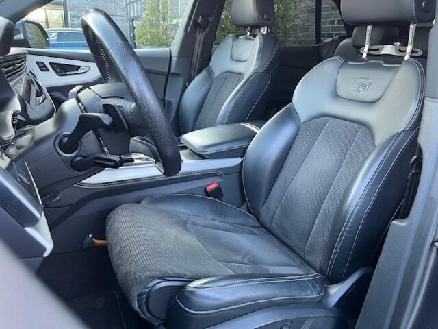 Audi Q8 55 TFSI MILD HYBRID Q. S-LINE - MAXTON - PANO - 4-W. BEST. - 22 INCH