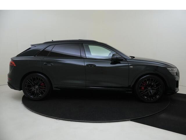 Audi Q8 55 TFSI e quattro Pro Line S Exclusive kleur Tiefgruen Pareleffect