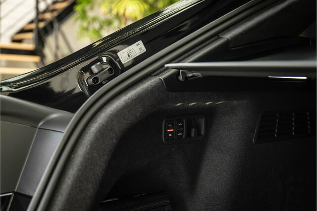 Audi Q8 60 TFSI e Competition | 5 jaar garantie | Alcantara | Rood stiksel | Rode gordel | Soft-close | 5 jaar garantie |