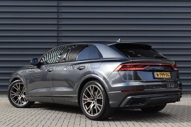 Audi Q8 55 TFSI e Quattro Pro Line S | ACC | RS-Seats | Head-Up | B&O | Softclose | 22'' Velgen | Stuurverwarming | Matrix | Nachtzicht |