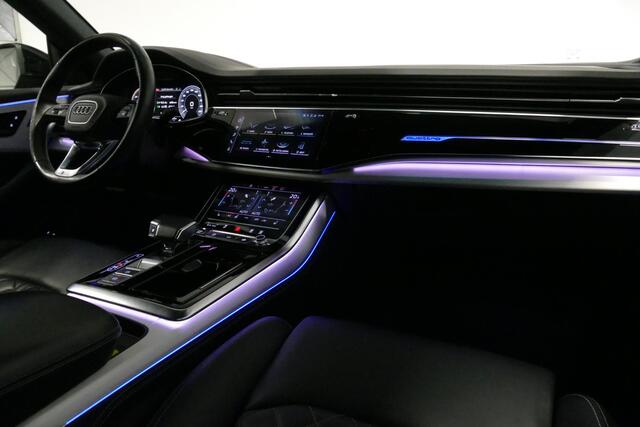 Audi Q8 60 TFSI e quattro Competition / S-Line / HD Matrix LED / Servosluiting / RS-Sportstoelen / Elektr. verstelbare voorstoelen / Head-Up Display / Stuur- & stoelverwarming / 360 graden camera / Bang & Olufsen Sound / Achterbank verwarming / 22'' LMV / Trekhaa