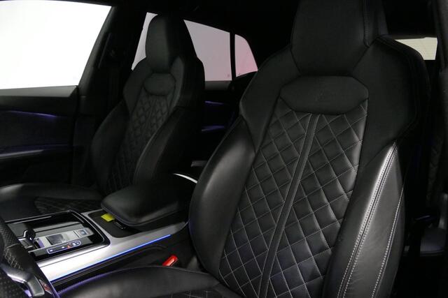 Audi Q8 60 TFSI e quattro Competition / S-Line / HD Matrix LED / Servosluiting / RS-Sportstoelen / Elektr. verstelbare voorstoelen / Head-Up Display / Stuur- & stoelverwarming / 360 graden camera / Bang & Olufsen Sound / Achterbank verwarming / 22'' LMV / Trekhaa