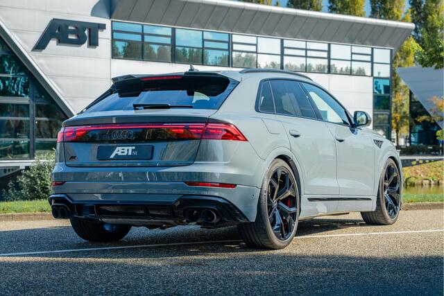 Audi Q8 60 TFSI e 557 pk quattro ABT Aero Competition | Audi exclusive Grigio Telesto | Advanced onderstel | Panoramadak | S sportstoelen | B&O | Keyless | Uitgebreid leder pakket | Alcantara hemel | Carbon spiegels | Carbon interieur | Stoevent | ABT Power S | A
