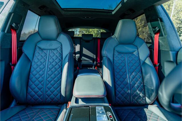 Audi Q8 60 TFSI e 557 pk quattro ABT Aero Competition | Audi exclusive Grigio Telesto | Advanced onderstel | Panoramadak | S sportstoelen | B&O | Keyless | Uitgebreid leder pakket | Alcantara hemel | Carbon spiegels | Carbon interieur | Stoevent | ABT Power S | A