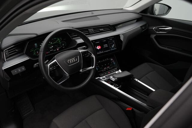 Audi Q8 e-tron 50 quattro Edition 95 kWh 340 pk | Luchtvering | Achteruitrijcamera | Navigatie | Stoelverwarming | Apple Carplay / Android Auto