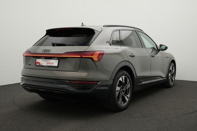 Audi Q8 e-tron 50 quattro Edition 95 kWh 340 pk | Luchtvering | Achteruitrijcamera | Navigatie | Stoelverwarming | Apple Carplay / Android Auto