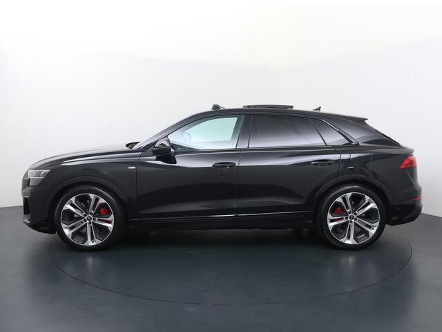 Audi Q8 60 TFSI e quattro Pro Line S Competition | 490 PK | SoH 100% | Panoramadak | Vierwielbesturing | Head-Up display | Trekhaak | 22" velgen | HD Matrix LED koplampen | Verlengde fabrieksgarantie |