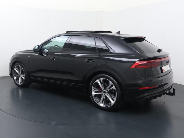 Audi Q8 60 TFSI e quattro Pro Line S Competition | 490 PK | SoH 100% | Panoramadak | Vierwielbesturing | Head-Up display | Trekhaak | 22" velgen | HD Matrix LED koplampen | Verlengde fabrieksgarantie |
