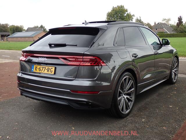 Audi Q8 55 TFSI QUATTRO S-LINE 23''/PANODAK/HEADUP/B&O/TREKHAAK