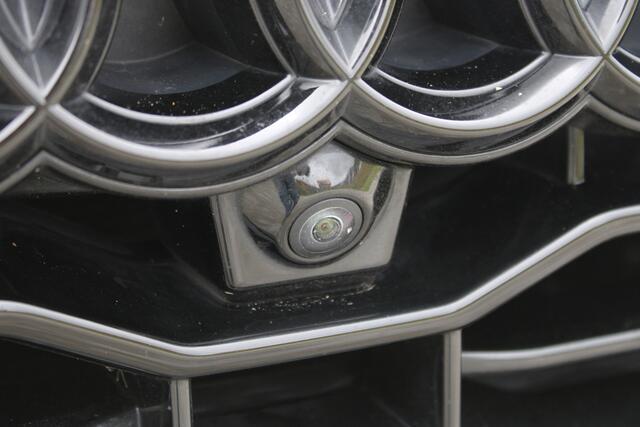 Audi Q8 4.0 TFSI RSQ8 quattro | Carbon in/exterieur | Keramische remmen | Bang & Olufsen | Stoelverwarming voor + achter | Stoelventilatie | Alcantara stuurwiel/hemel | 360° camera | Trekhaak |