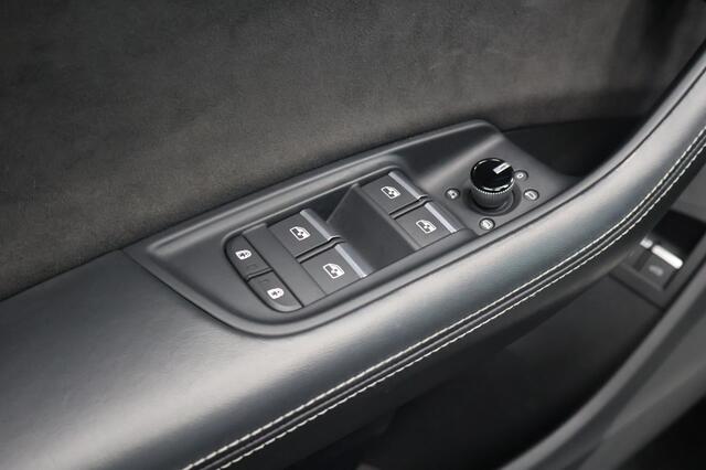 Audi Q8 55 TFSI S-Line 381PK | Panoramadak | Trekhaak | Matrix LED