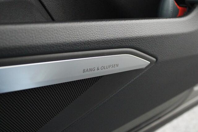 Audi Q8 Sportback e-tron 55 408pk quattro 2x S-Line 115 kWh Cameraspiegles B&O Leder Memory Luchtvering Stoelverwarming Panoramadak