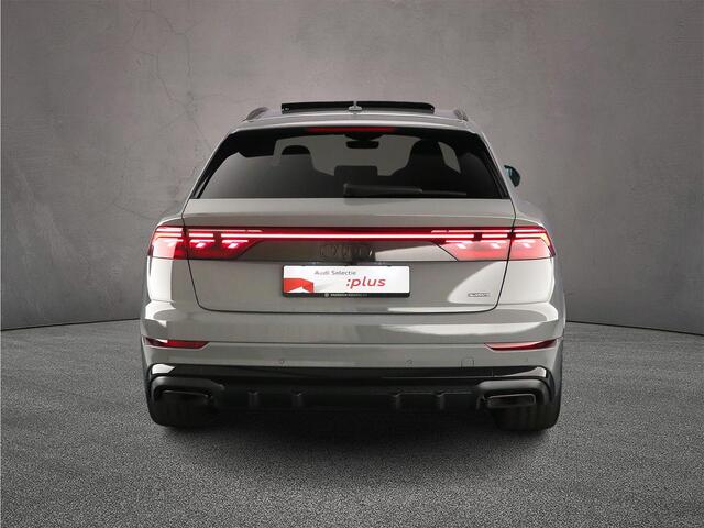 Audi Q8 60 TFSI e Pro Line S Comp. | B&O Adv. | Adv. Onderstel | Head up | Pano | Carbon | Trekhaak | 4-Wiel besturing | HD-Matrix | Nardo | S-Stoelen | Alcantara | 23 inch |