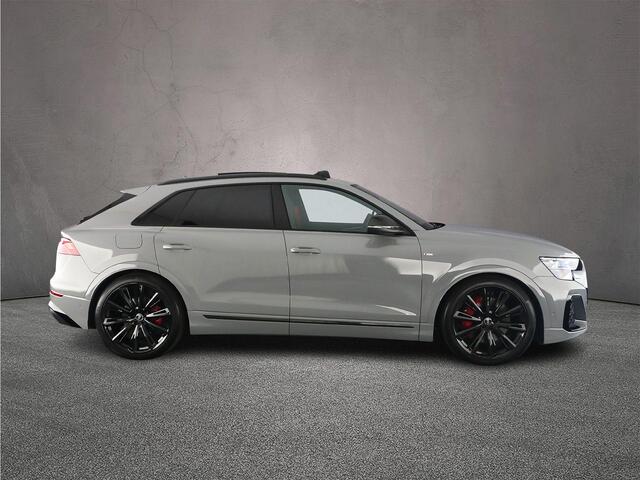 Audi Q8 60 TFSI e Pro Line S Comp. | B&O Adv. | Adv. Onderstel | Head up | Pano | Carbon | Trekhaak | 4-Wiel besturing | HD-Matrix | Nardo | S-Stoelen | Alcantara | 23 inch |
