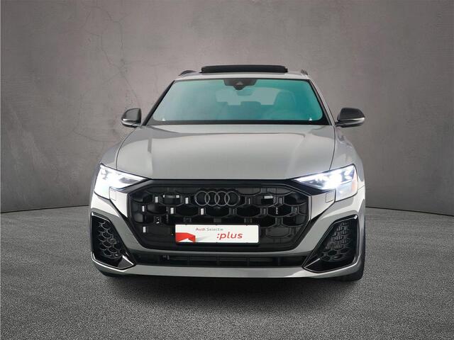 Audi Q8 60 TFSI e Pro Line S Comp. | B&O Adv. | Adv. Onderstel | Head up | Pano | Carbon | Trekhaak | 4-Wiel besturing | HD-Matrix | Nardo | S-Stoelen | Alcantara | 23 inch |